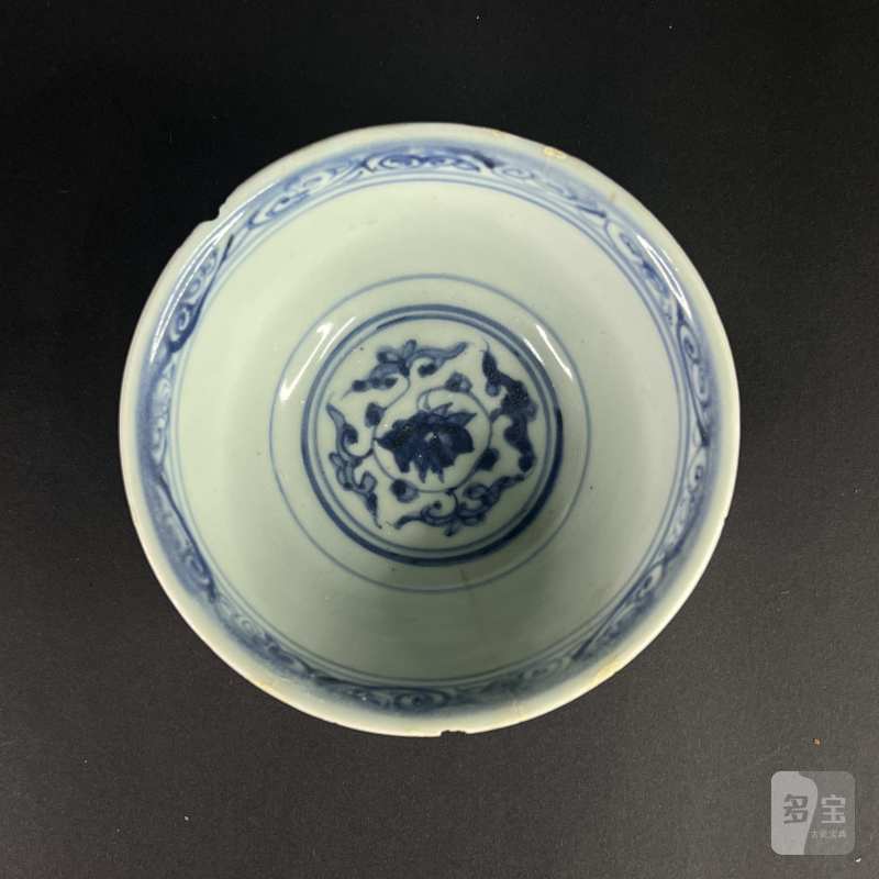 明 青花缠枝花卉纹碗 - 图2